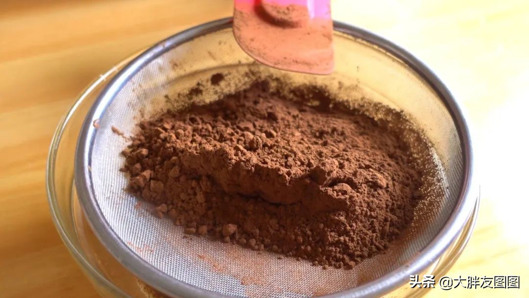 只用一块巧克力做甜点,只用三种材料做巧克力慕斯