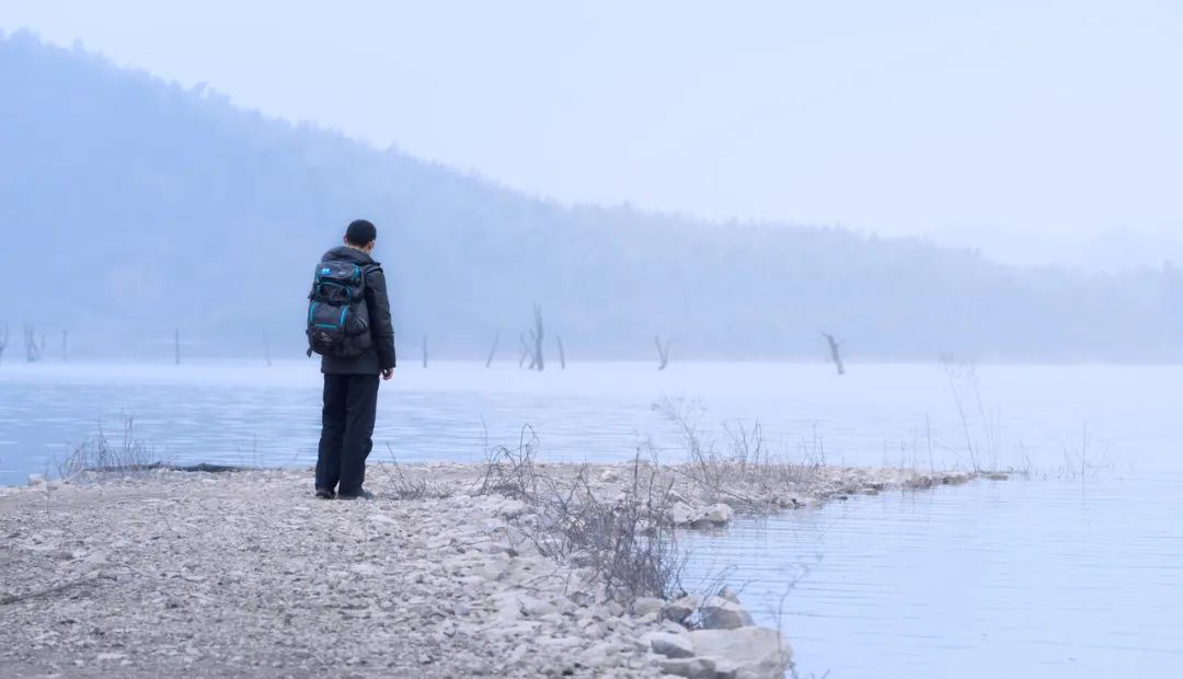 人到最后拼的还是人品和能力,年纪大了才知道人拼的是命运