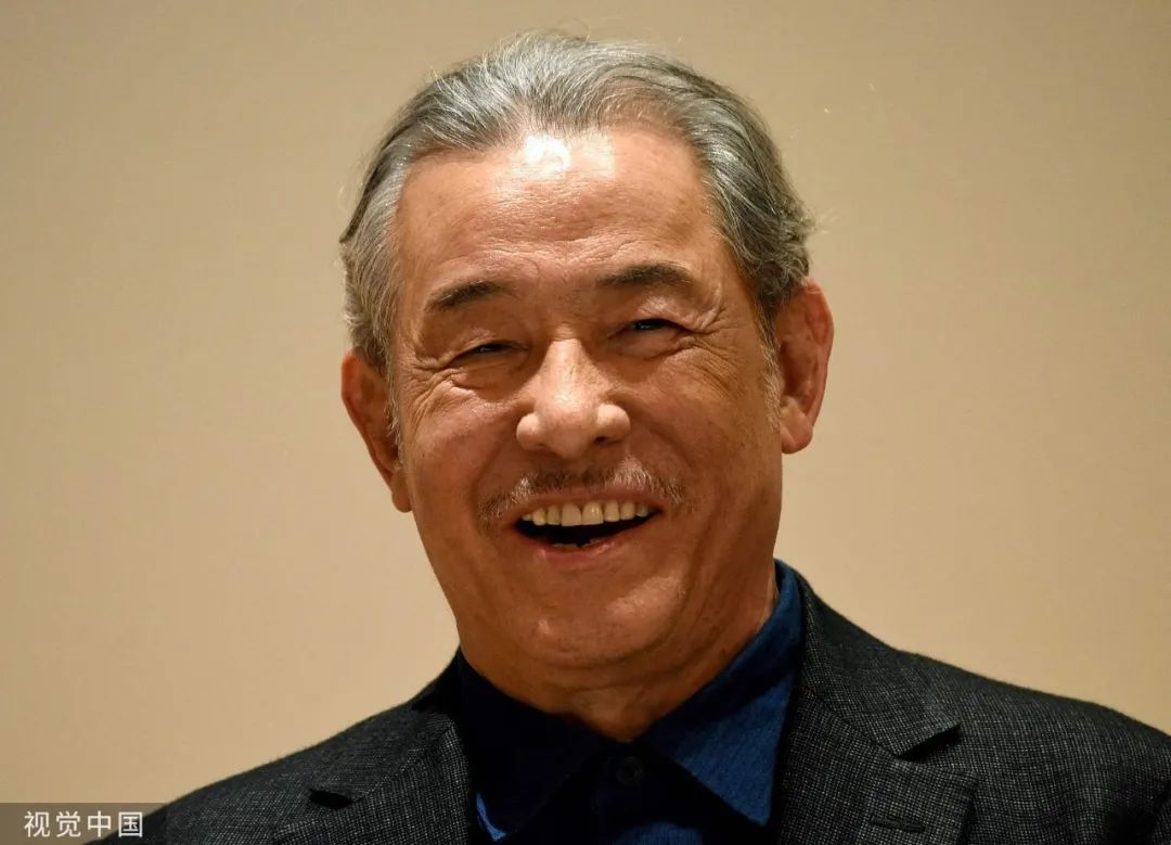 乔布斯的黑色毛衣，他只收了175美元