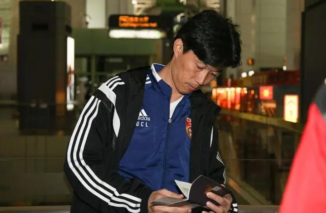 人品看球品,同是对巩汉林发声,两代国门,区楚良获赞,杨程骂声不断