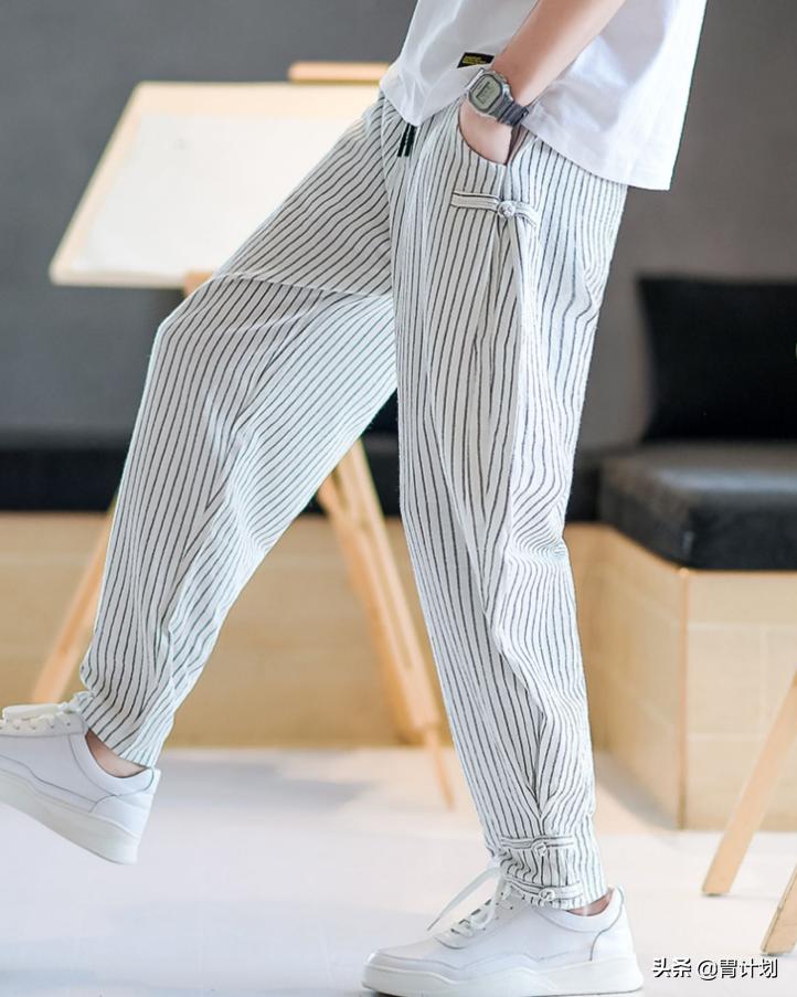 人到中年别总穿棉衣,人到中年就别穿牛仔裤了