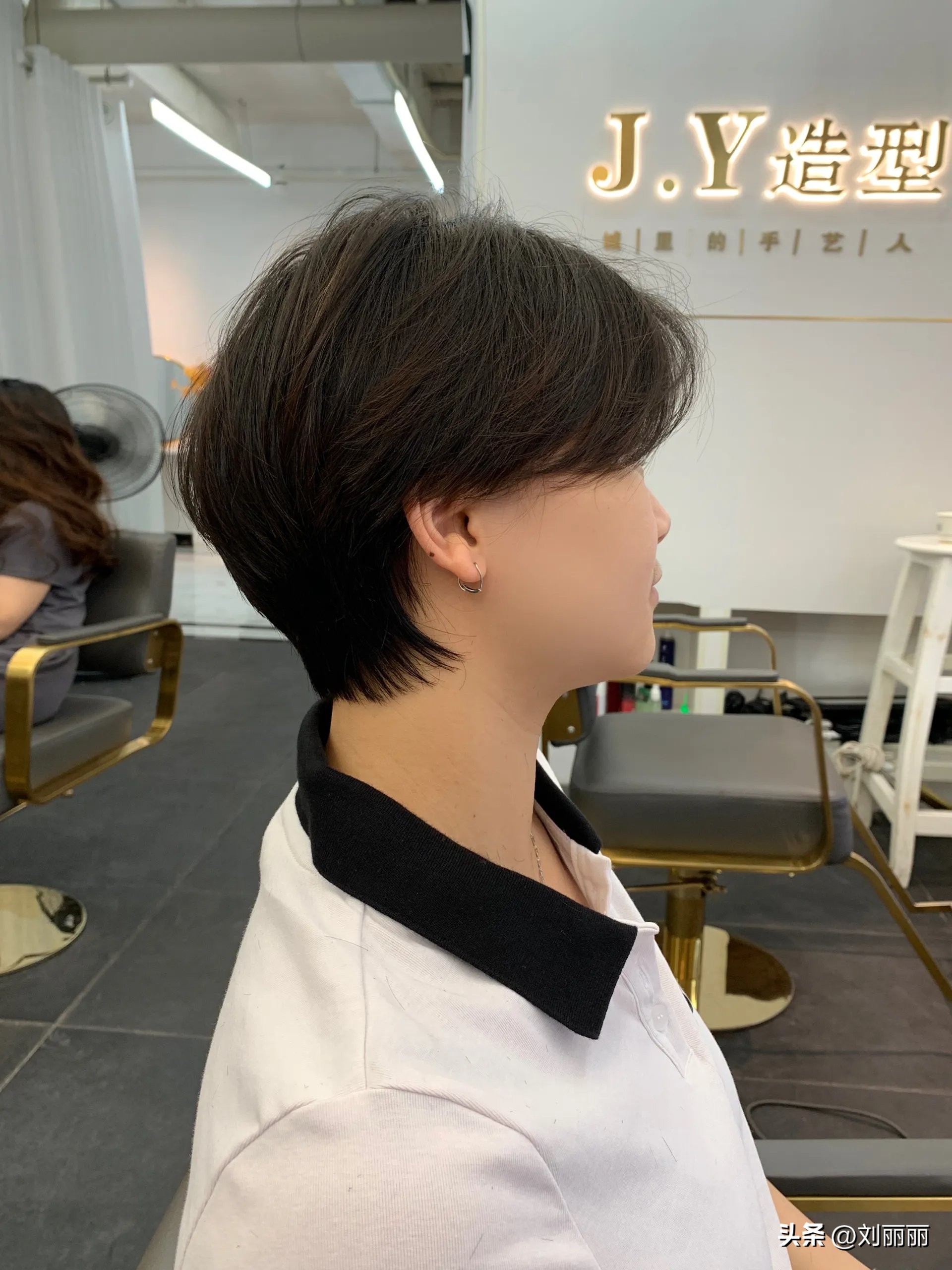 最流行的女士超酷短发,锁骨短发的新年百变造型