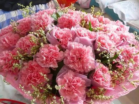 献给母亲节完整版,献给母亲节一首歌