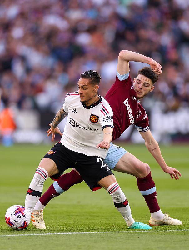 英国首富接近以巨额溢价收购曼联,阿森纳3连胜领跑曼联