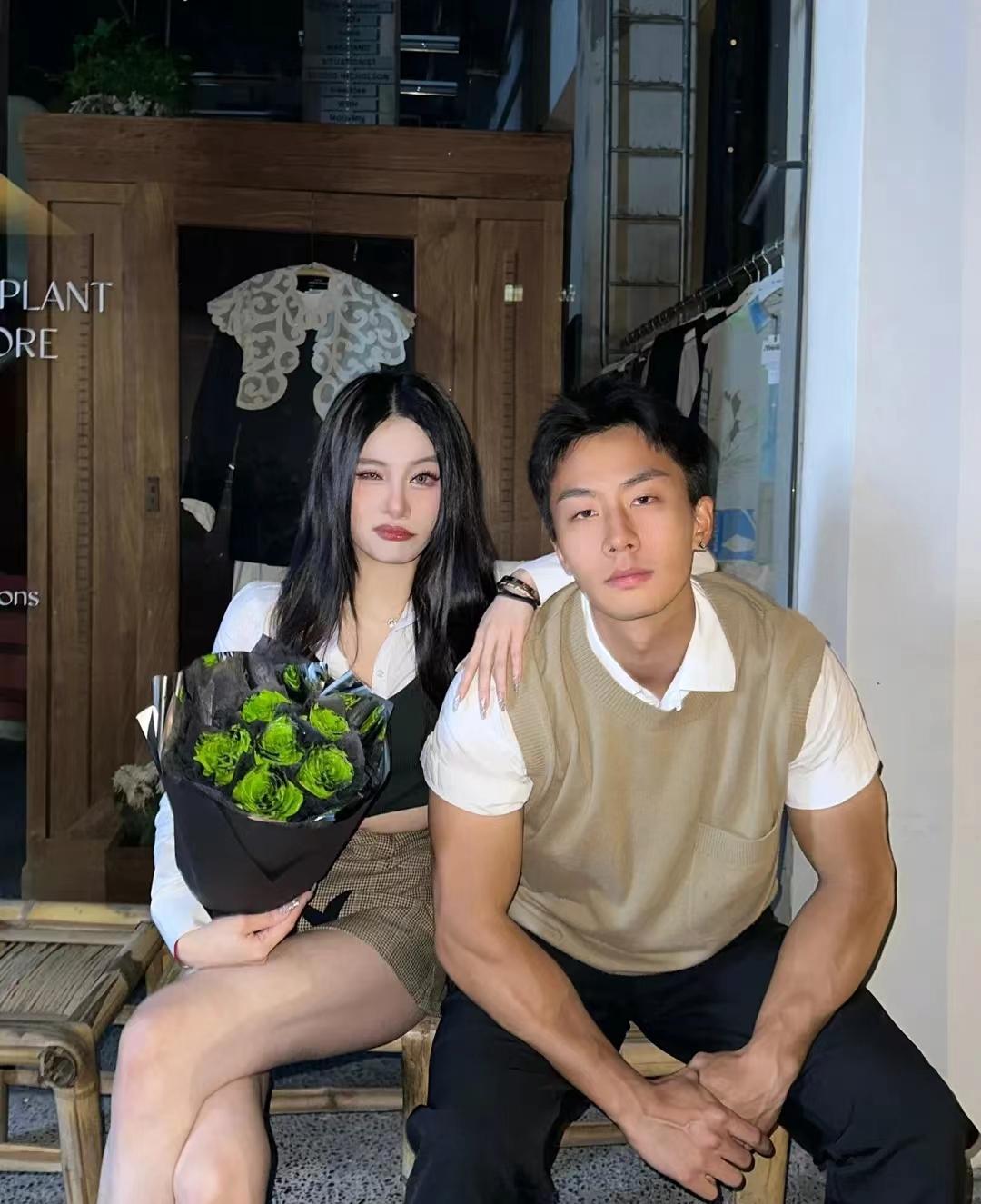 范志毅带三婚娇妻外出游玩,范志毅打拳