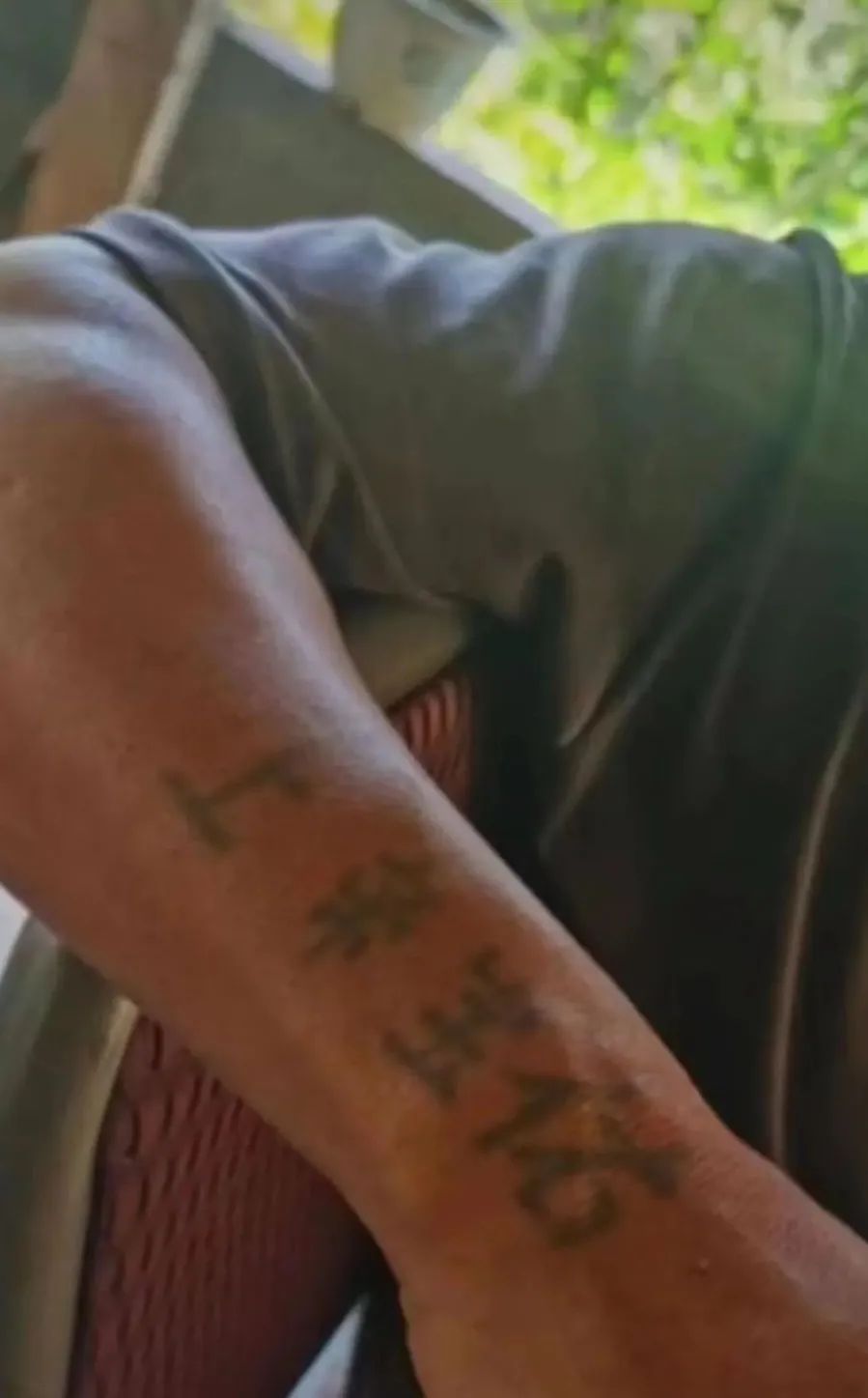 老外奇葩汉字纹身,老外的汉字纹身