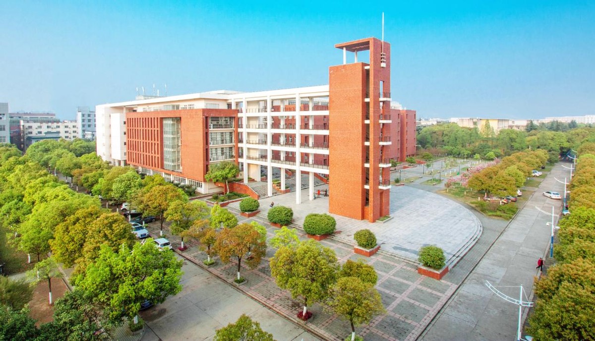 长江大学大数据专业全国排第几,长江大学美术类专业录取分数线