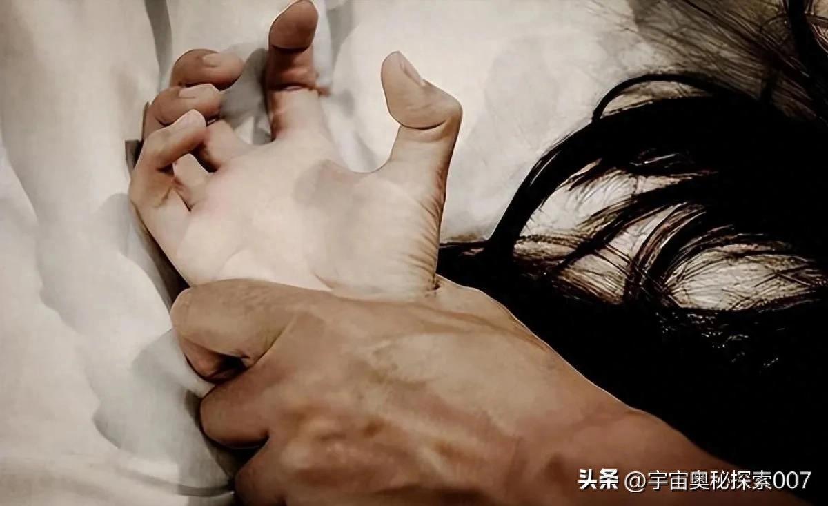 夜诊男子酒后迷恋女医生，最终赔偿10万