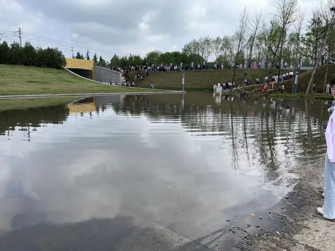 万人爬到白马寺！这样去景区的方式你绝对没见过！