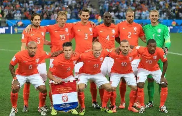 足球比赛穿什么颜色的球衣,2022世界杯公认最漂亮球衣