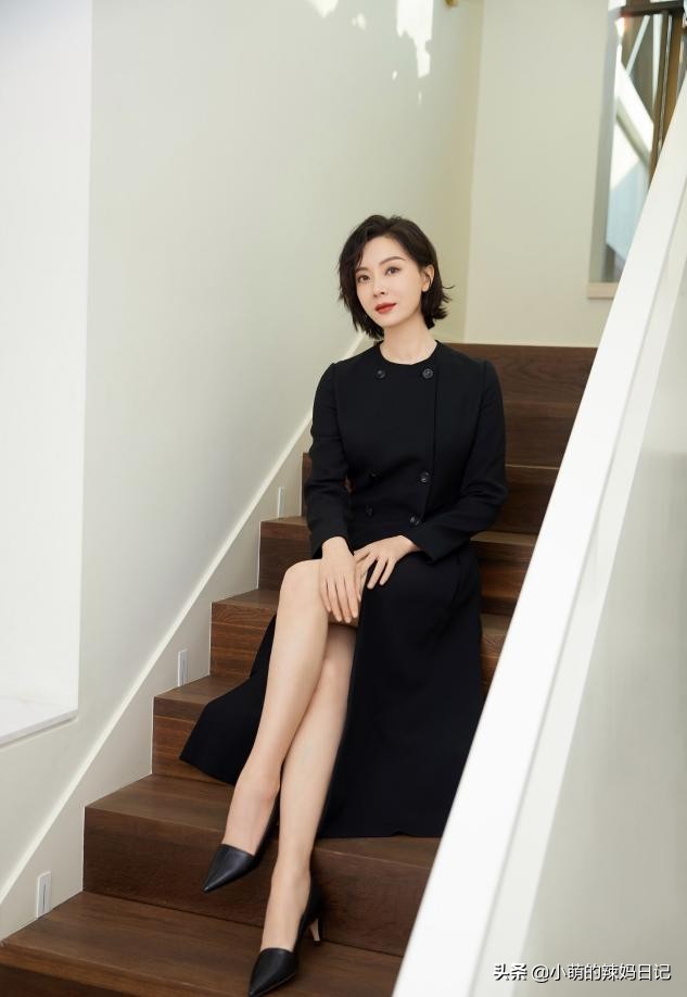 适合头发多的减龄烫发,今年最适合的短头发烫发