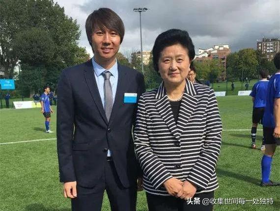 李铁雕像图片,李铁的雕像在哪里