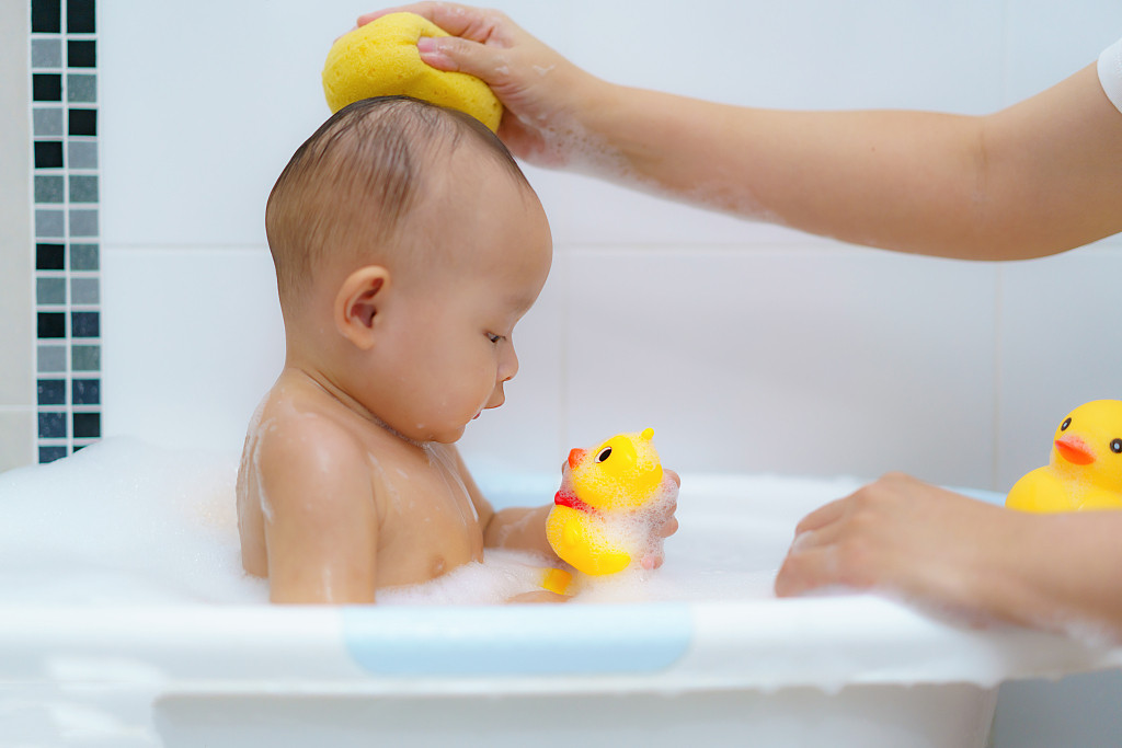 「新生儿护理」新生儿护理无小事，隐私部位护理男宝女宝不一样