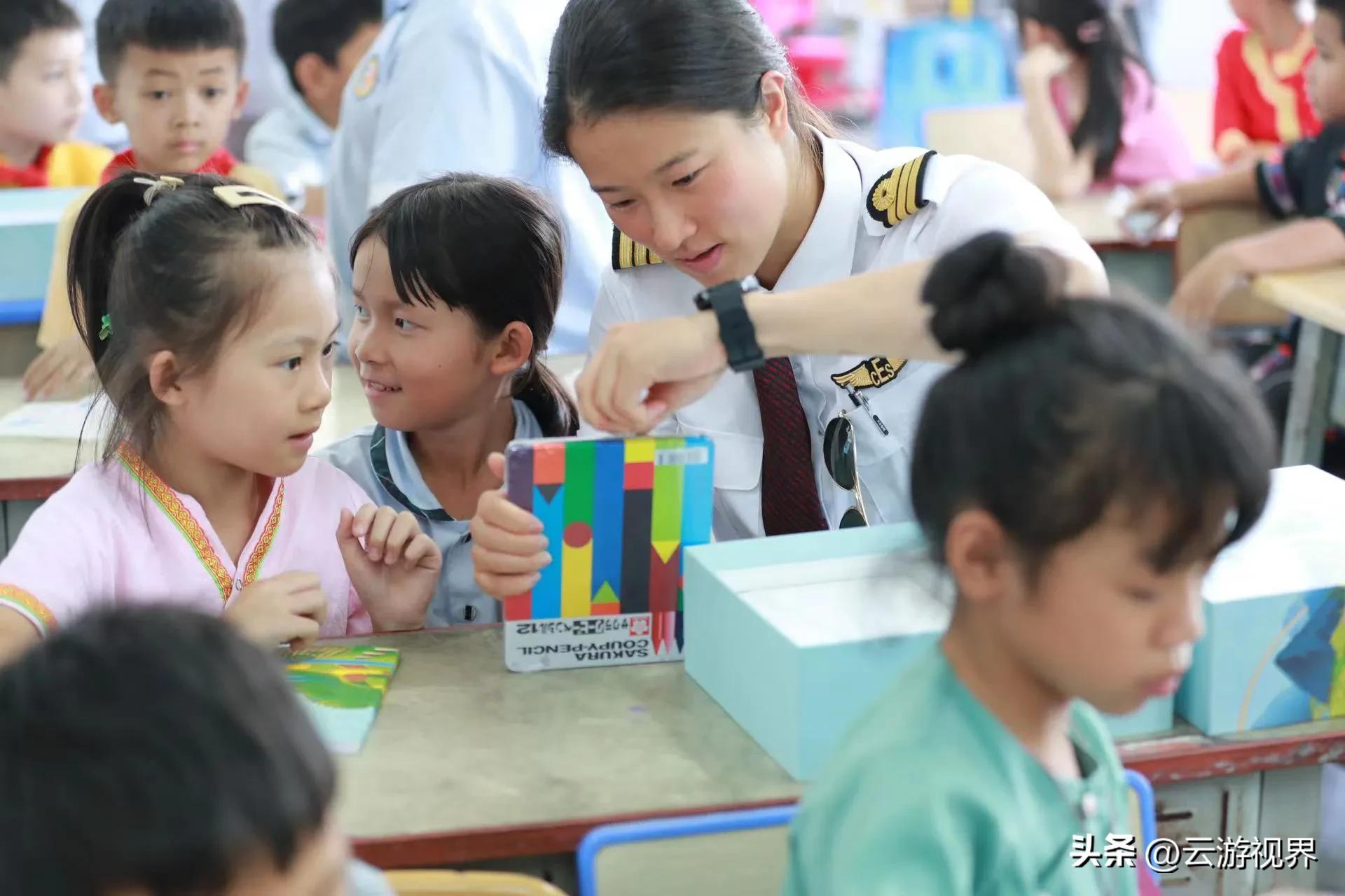 东航燕锦飞行组,燕锦飞行员