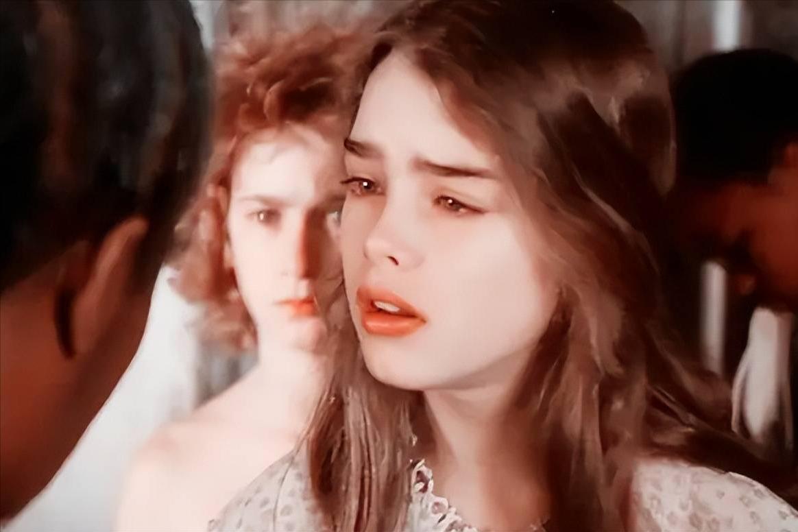 波姬·小丝：我10岁全裸出镜，20岁仍是完璧之身，往事已不堪回首