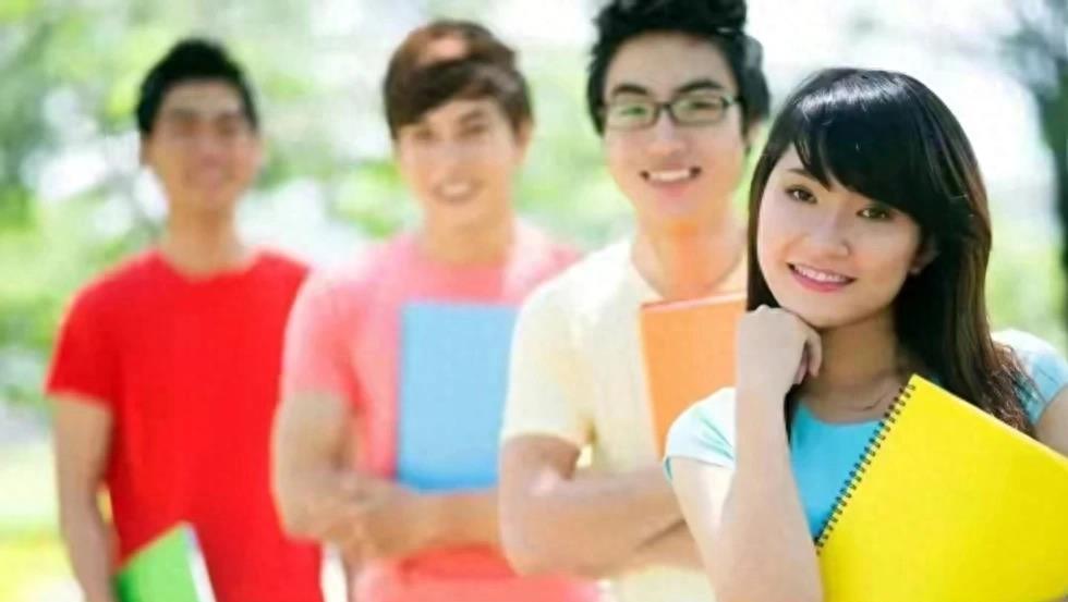 醉酒撞班花，大四生涯告别编制梦