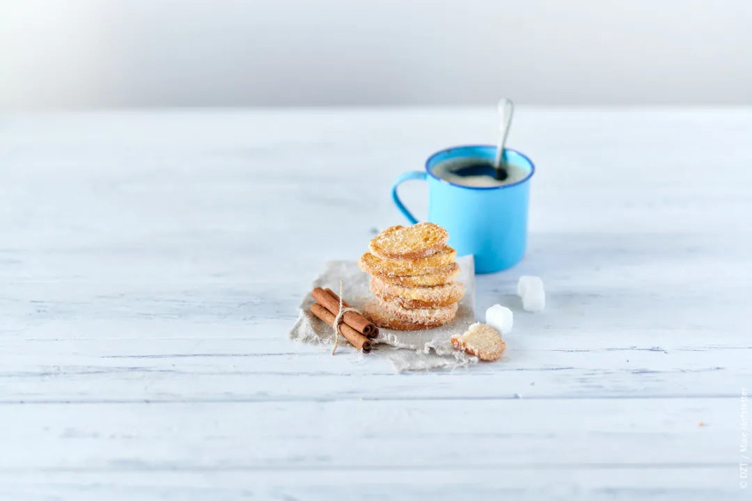 德国面包那么硬怎么吃,德国面包为什么吃不完