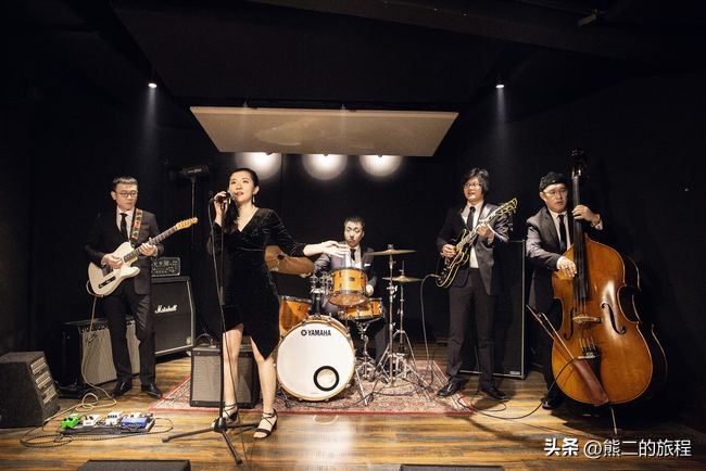 浅谈音乐对新时代发展的作用,论流行音乐对大学生的影响