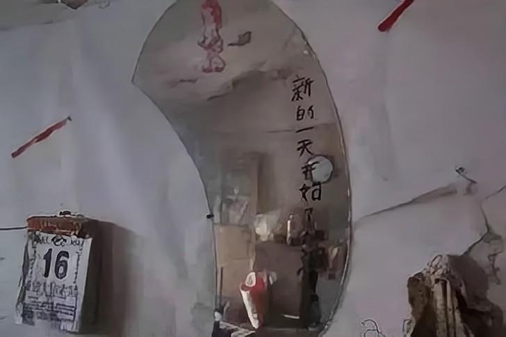 “异装癖”大喜哥：捡垃圾20年，只为还清18万欠款，爆火后怎样了