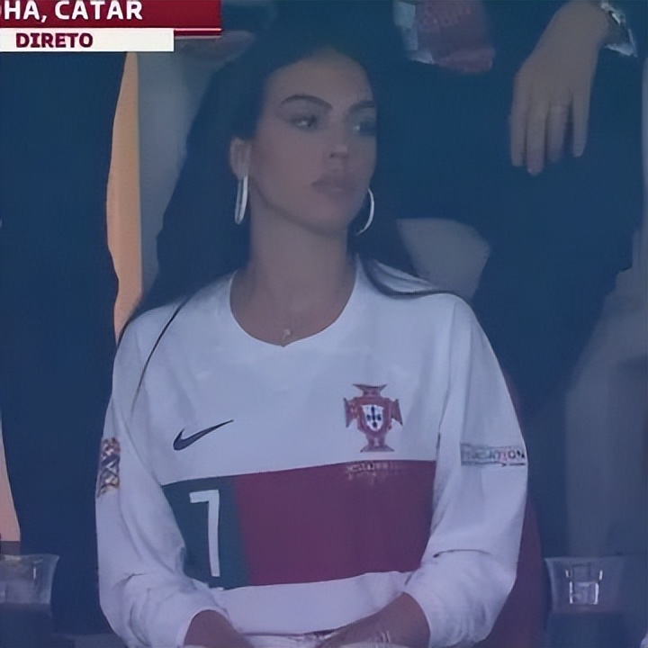 老将c罗重回曼联,c罗老替补