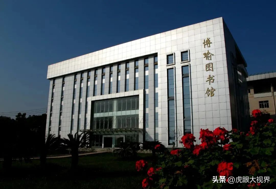 南山中学初中部怎么样,南山中学实验学校校门口