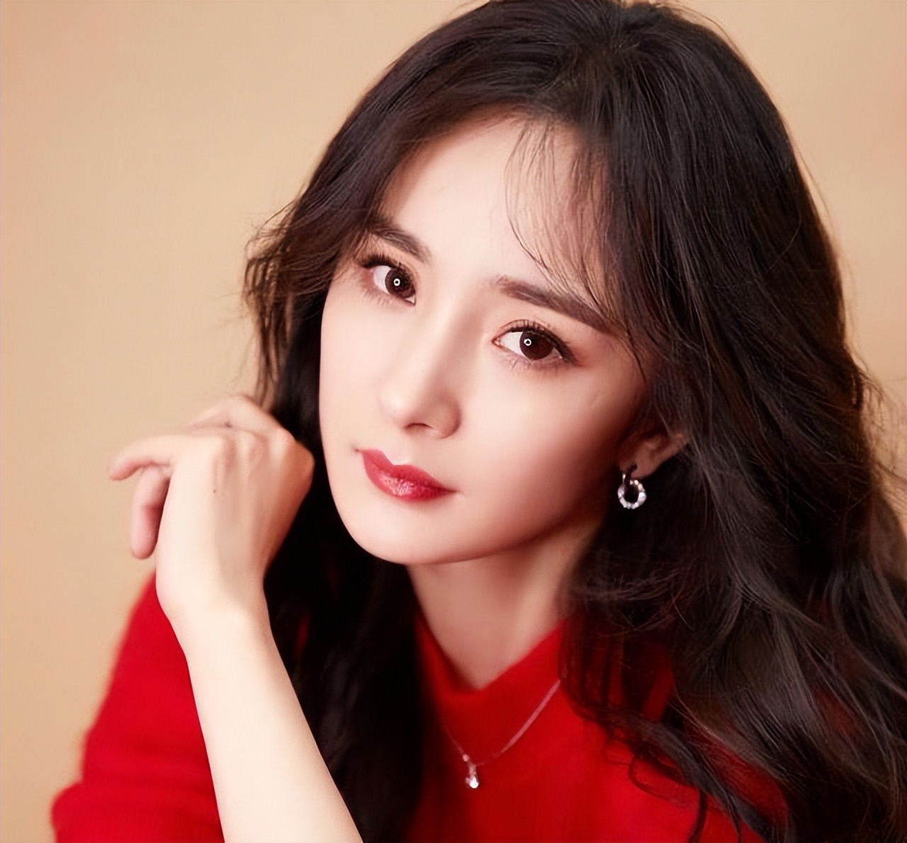 内娱报道杨幂,娱乐圈资本杨幂