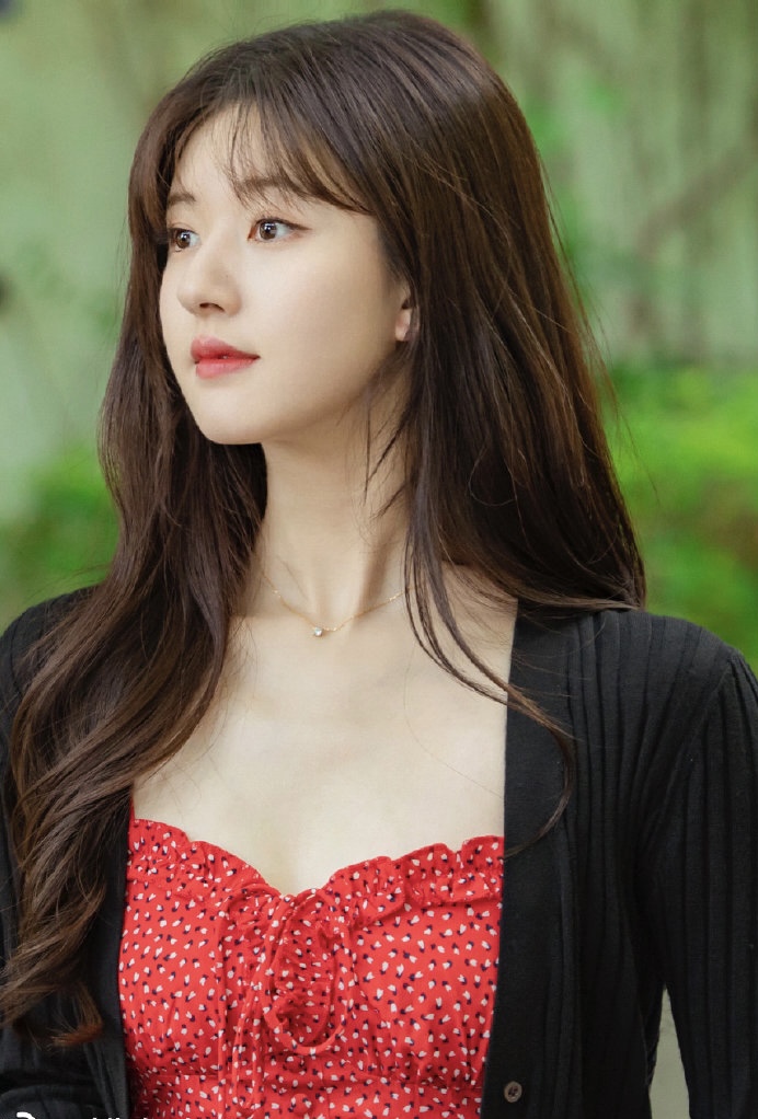 曾黎节目谈赵露思,曾黎和赵露思跳舞谁穿黑色衣服