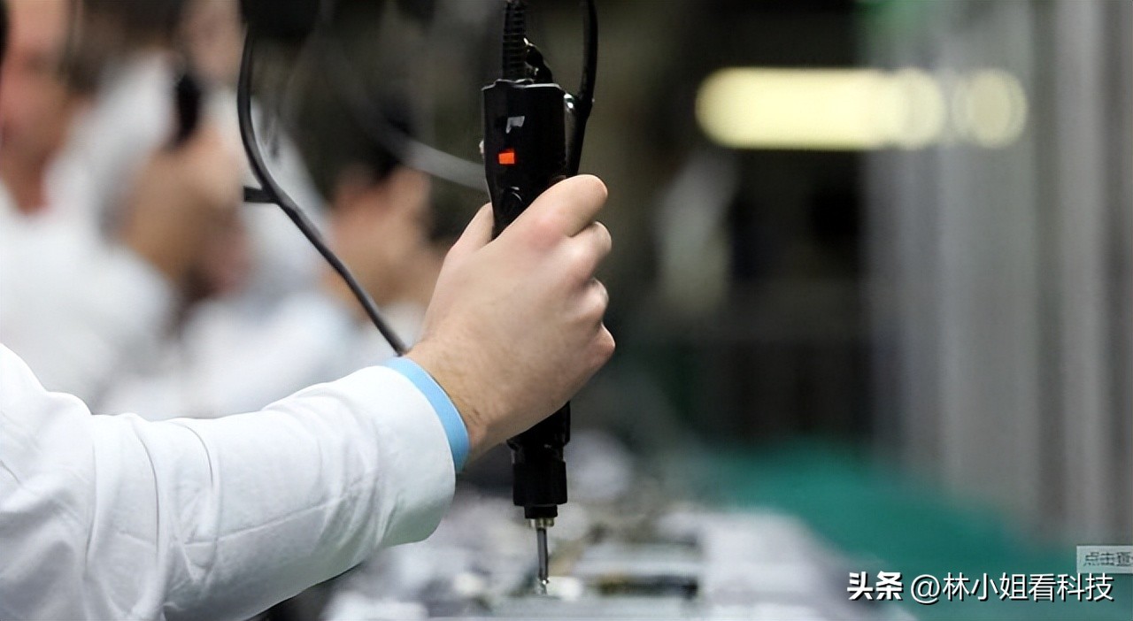 大学生寒假工进深圳厂一月拿9000,工厂流水线工人的辛酸大学生