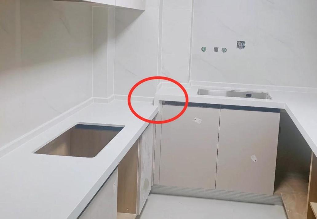 厨房设计成高低台会有风水禁忌吗,厨房灶台台面做平好还是高低好