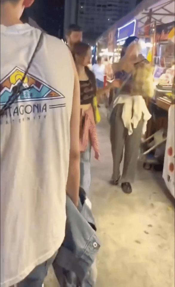 鞠婧祎在机场扎双马尾,鞠婧祎机场双马尾造型