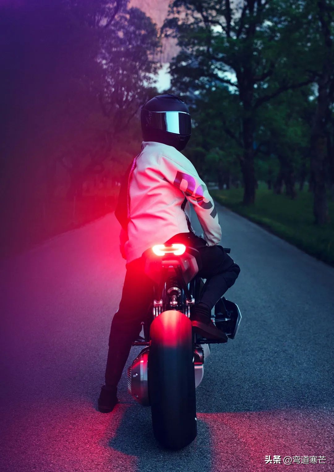 宝马电动摩托ce04哪里能买到,宝马最便宜的一款摩托超跑