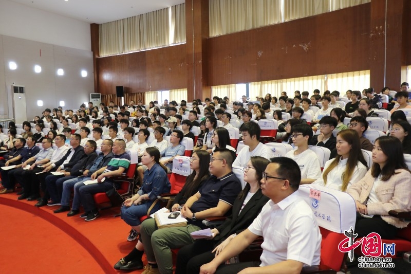 四川职业技术学院学生招聘会,四川职业学院举办招聘会