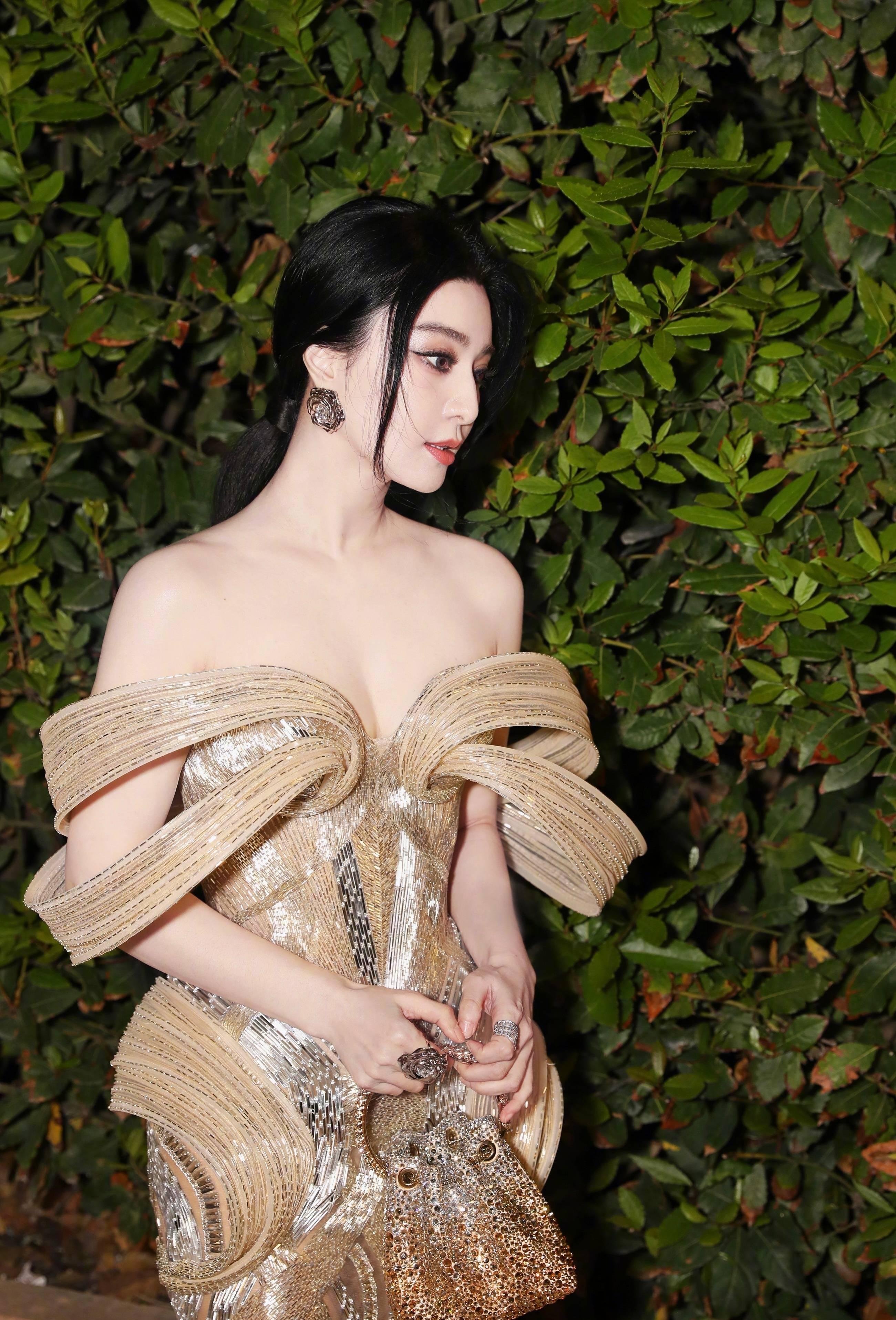 戛纳电影节闭幕范冰冰礼服,范冰冰戛纳闭幕式礼服刘诗诗