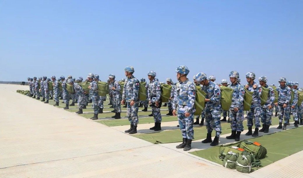 姹跺窛璺充紴15鍕囧＋绁炲叺澶╅檷,绁炲叺澶╅檷璺充紴