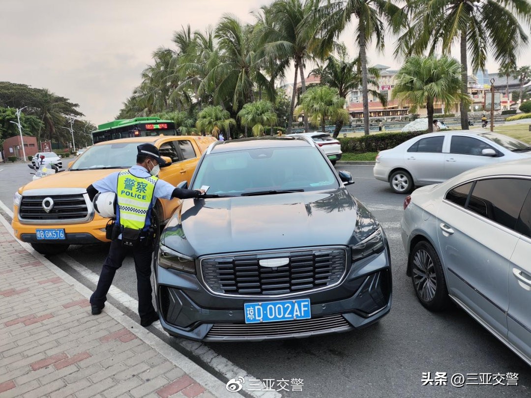 不文明行为曝光台机动车乱停乱放,不文明交通曝光台