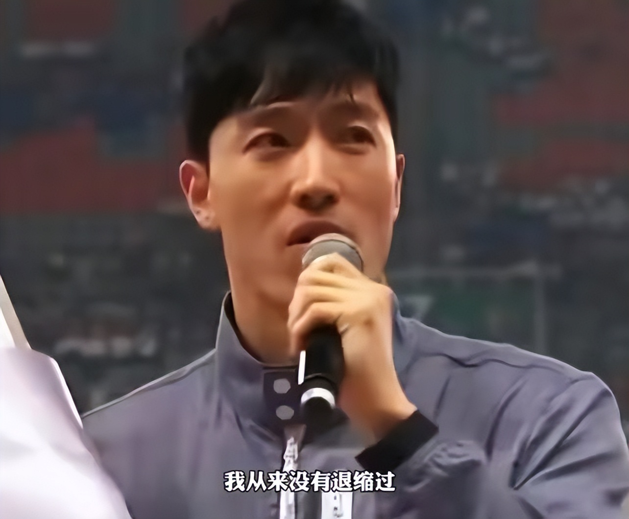 刘翔成为世界冠军的艰苦历程,世界冠军刘翔现在干什么呢