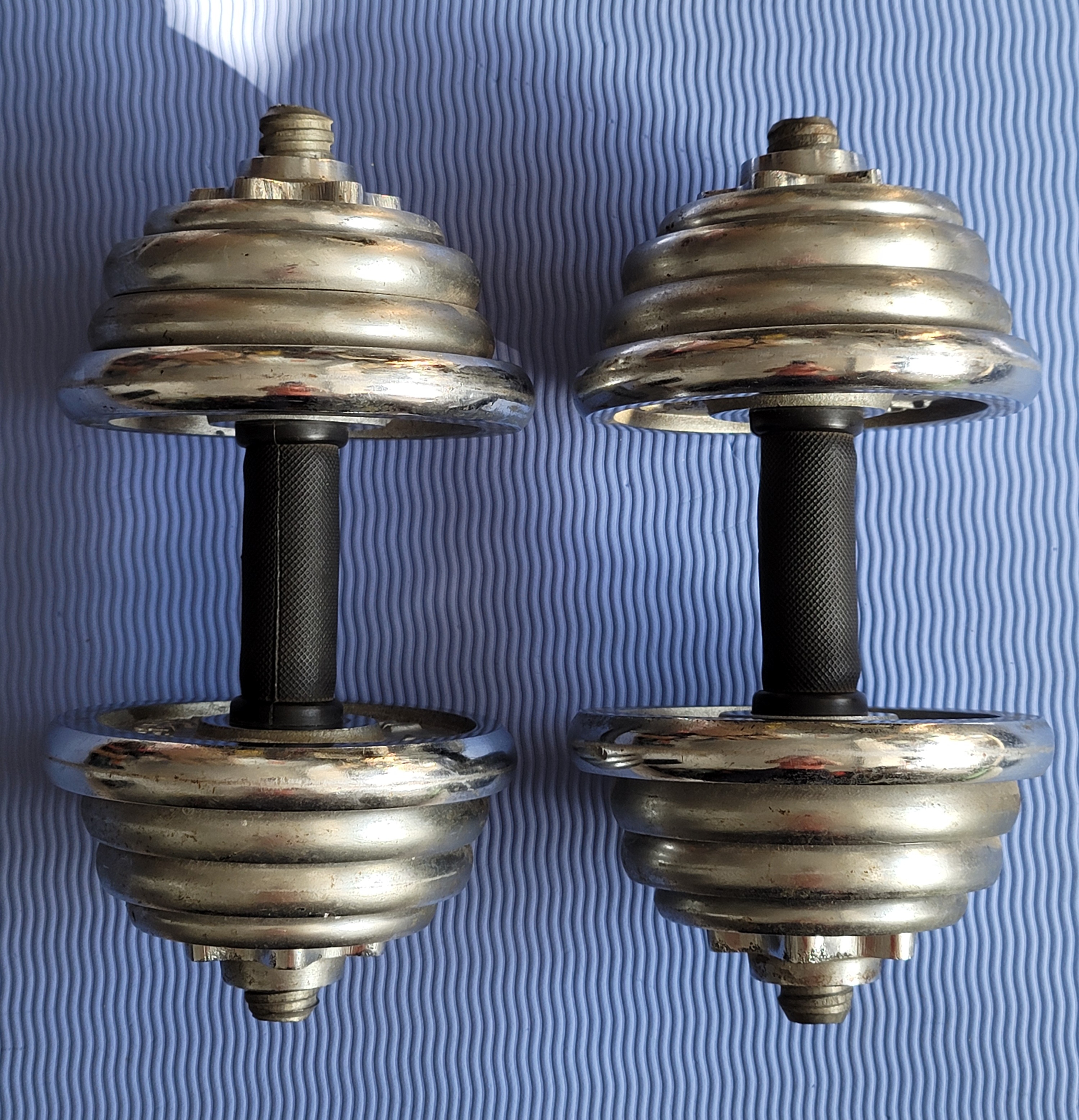 哑铃健身动作大全,健身装备分享哑铃