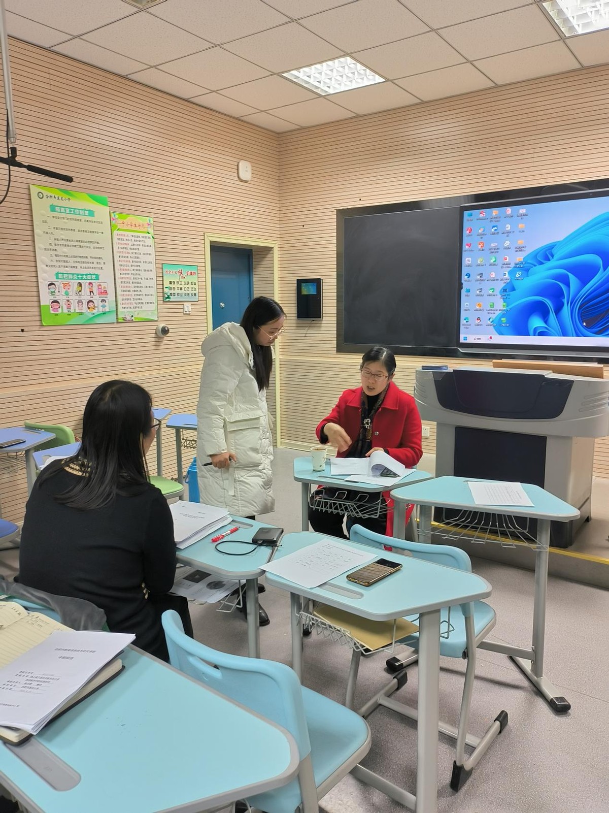 专家指导助推课题深入研究,专家引领做科研课题论证促发展