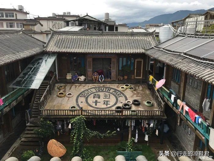 鑳屽寘鍗佸勾闈掓梾,鑳屽寘鍗佸勾闈掓梾閲嶅簡