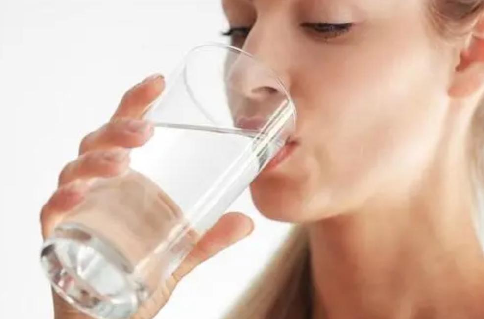 呼吸道感染阿奇霉素和头孢哪个好,阿莫西林和罗红霉素治呼吸道感染