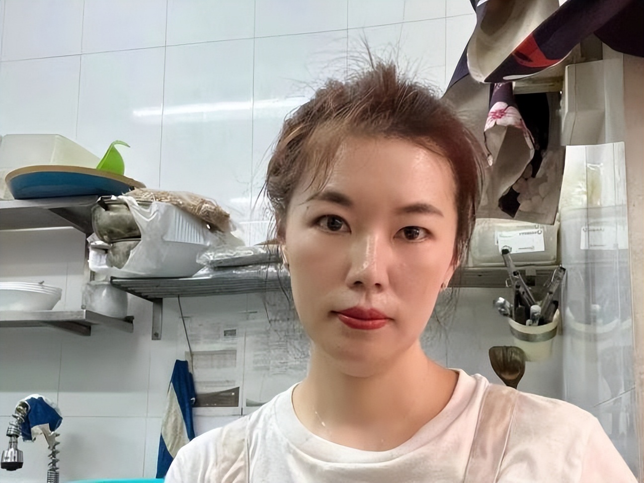 我，19岁出国打工，每天工作12个小时，为省钱10年没舍得回国