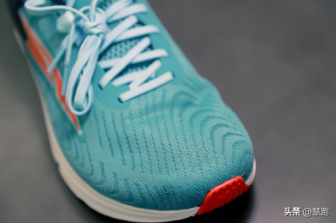 跑鞋科技有用吗,碳板跑鞋和普通跑鞋谁的脚感更好