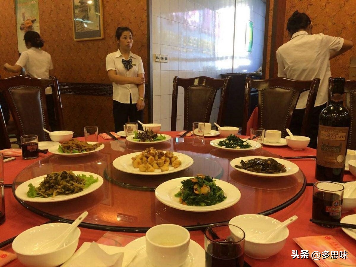 四川老表吃饭不带钱,回礼四川老表