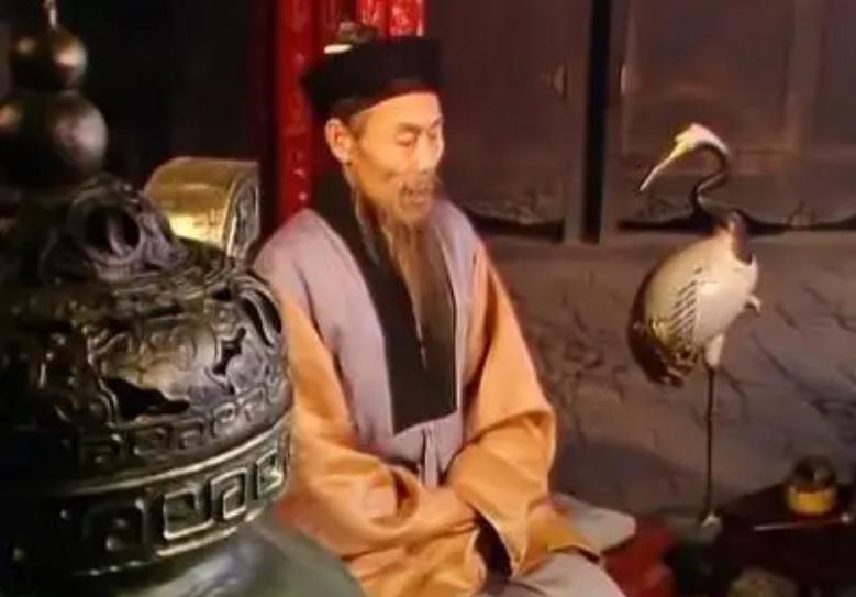 秦可卿每天都要换衣服吗,秦可卿生病是哪一回