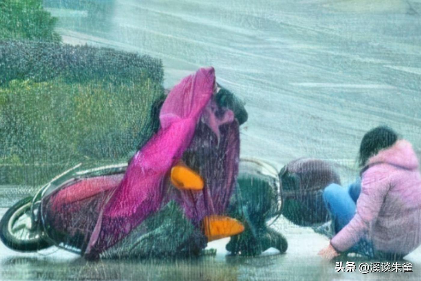 老人被撞肋骨断了十根,老人晨练被撞