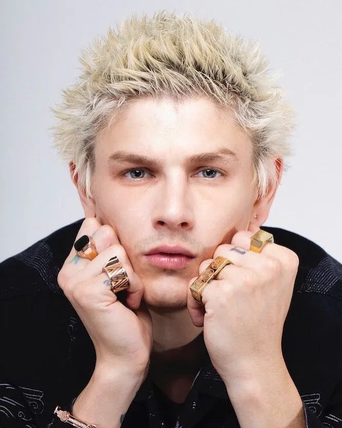 十年前帅小伙,十年前帅气的男孩