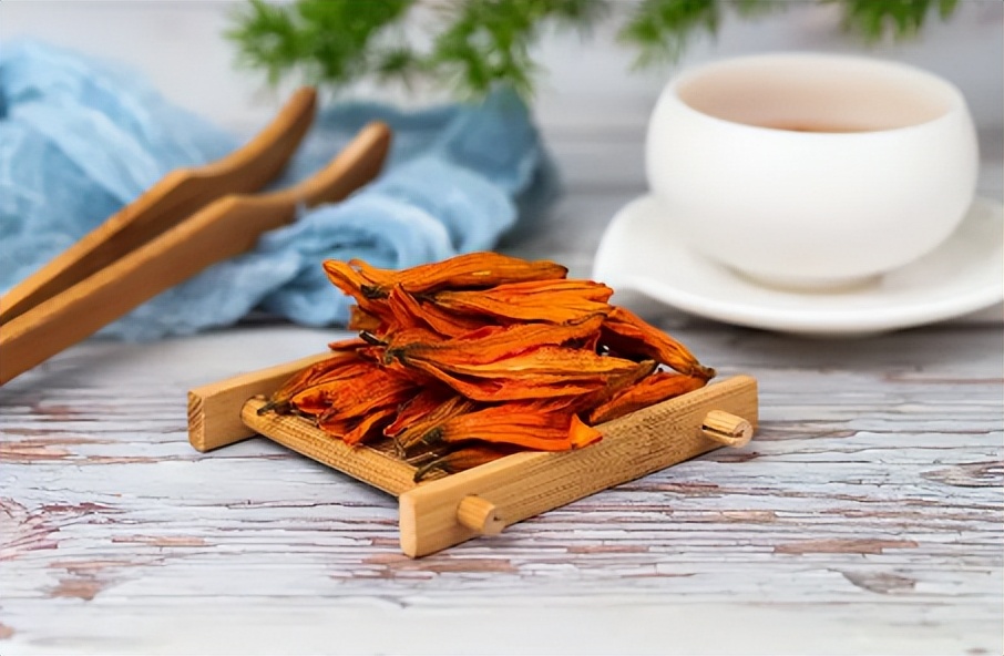 男人50岁后，活得是“精神气”，多喝5款“软黄金”，或更有魅力