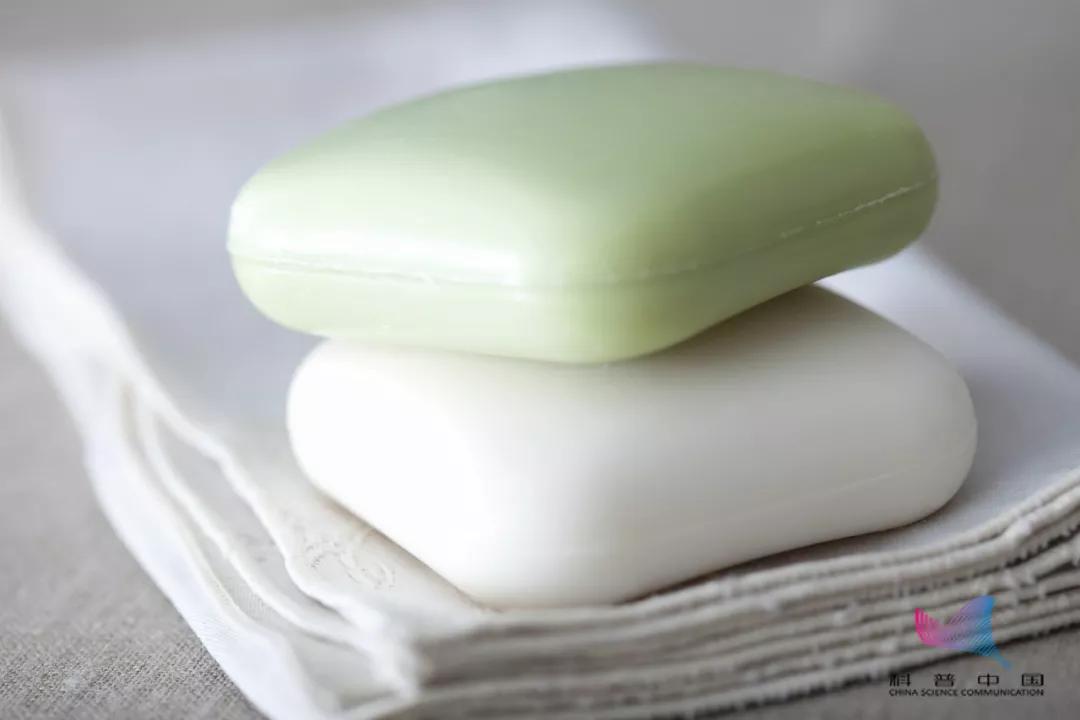 十岁女童玩火碱重度烧伤,6岁女童火烧伤伤全身