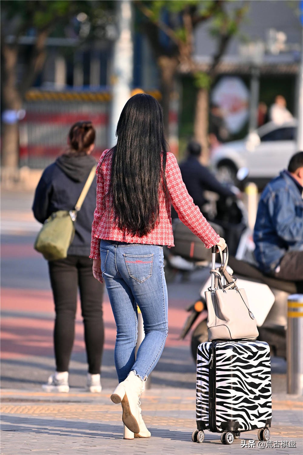 冬季细跟高级感短靴搭配,细跟短靴还是粗跟短靴好搭配