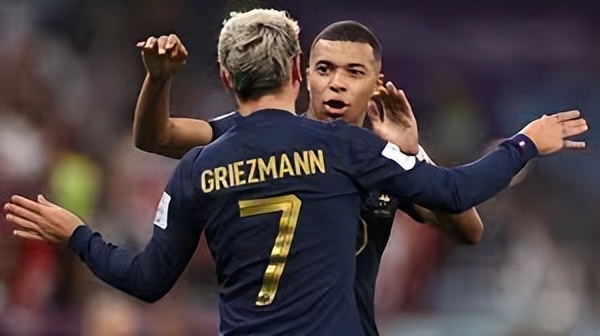 前锋的交织绝妙舞蹈:创造神奇进攻的搭配乐章